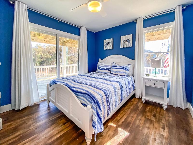 OBX-tra - Corolla Whalehead 440 Yds to Beach Pool Table Pool Hot Tub Pets OK - image 19