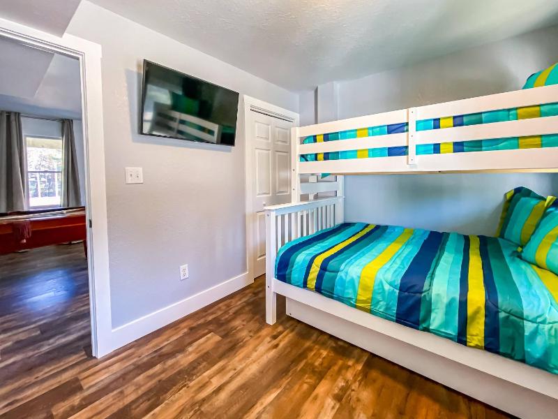 OBX-tra - Corolla Whalehead 440 Yds to Beach Pool Table Pool Hot Tub Pets OK - image 3