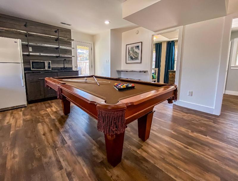 OBX-tra - Corolla Whalehead 440 Yds to Beach Pool Table Pool Hot Tub Pets OK - image 36
