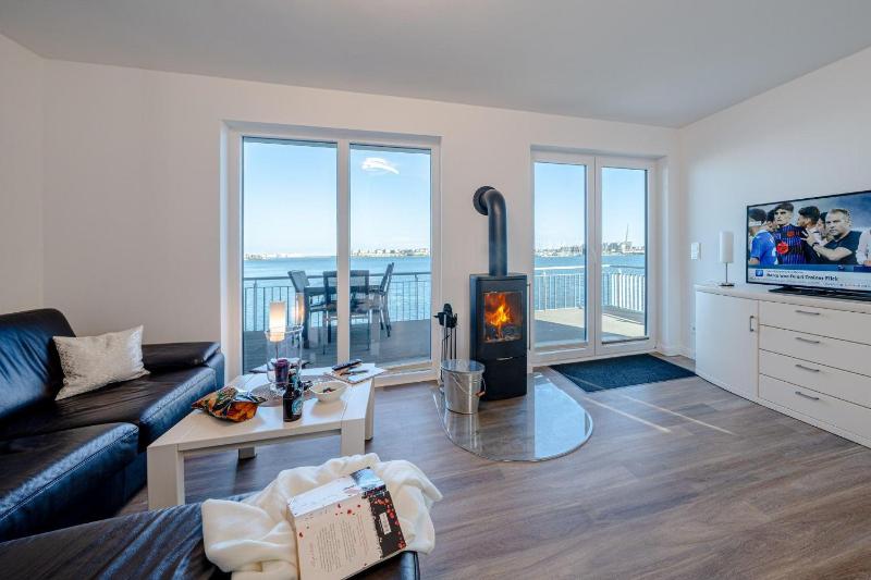 Schleivilla-Hafenblick-by-Seeblick-Ferien-ORO-Sauna-direkte-Wasserlage - image 19