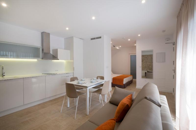 Studio Apartment image 1