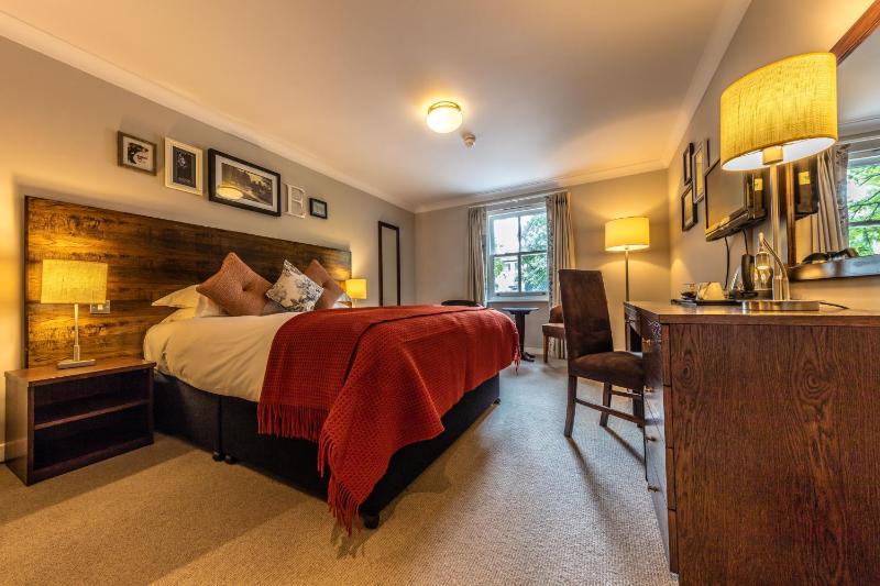 Classic Double Room image 4