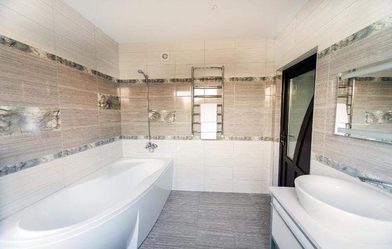 Junior Suite with Balcony image 3