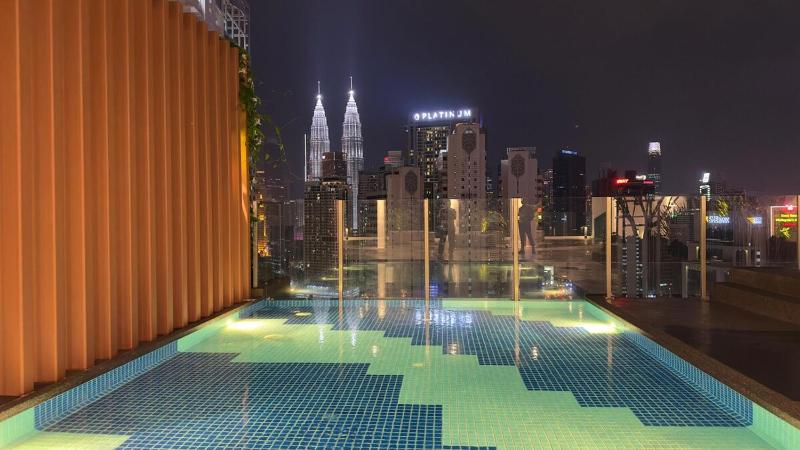 Majestic Residence KLCC View Pool by The Stay Hub - image 12