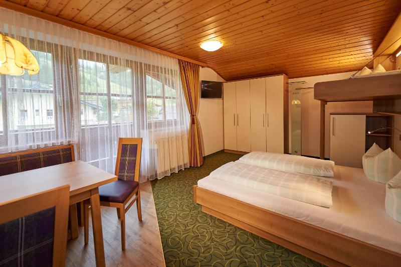 One-Bedroom Apartment image 2