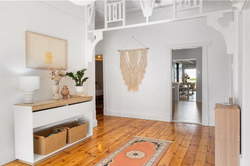 Herringbone Cottage - Unique Garden Escape CBD - image 15