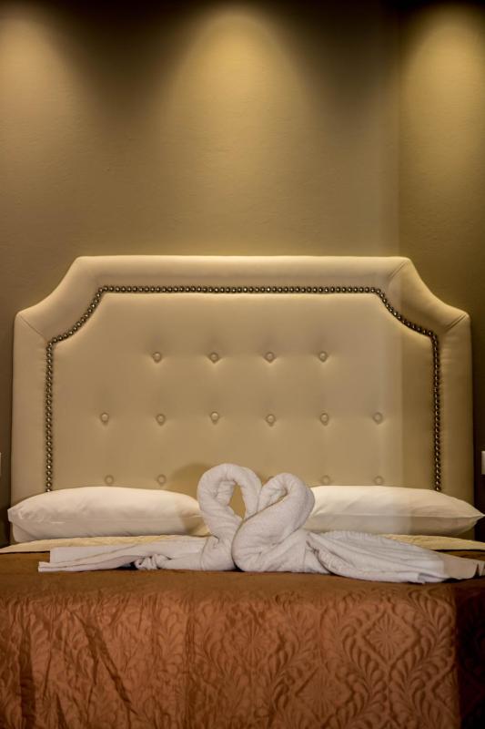 Double or Twin Room image 2