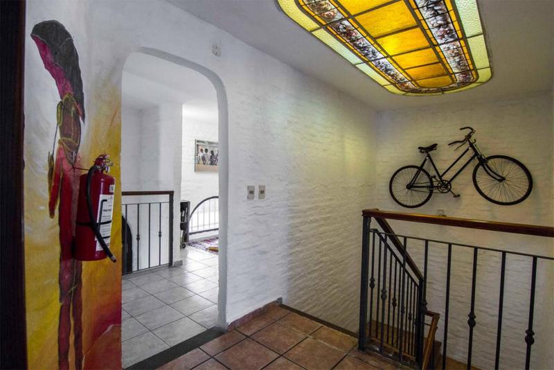MedioMundo Hostel - image 13