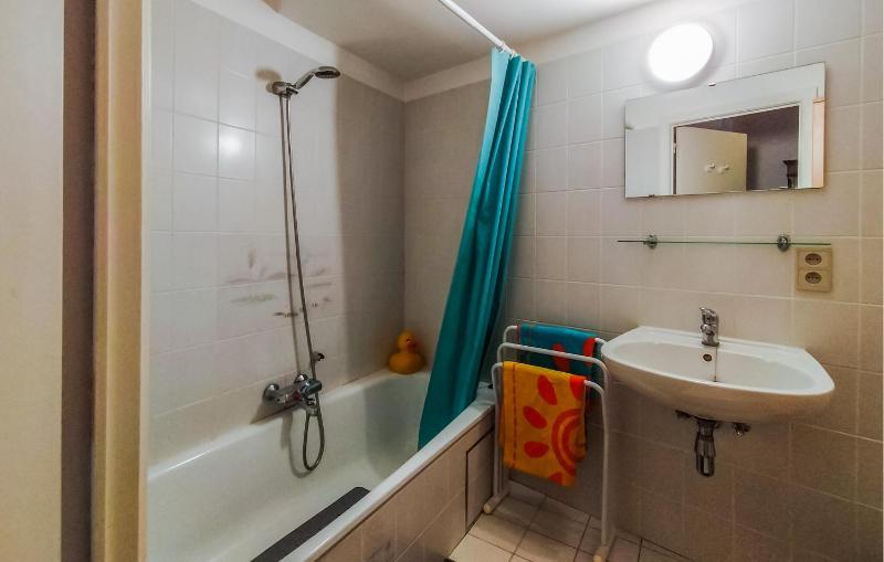 Beach Front Apartment In Oostende With Wifi - image 17