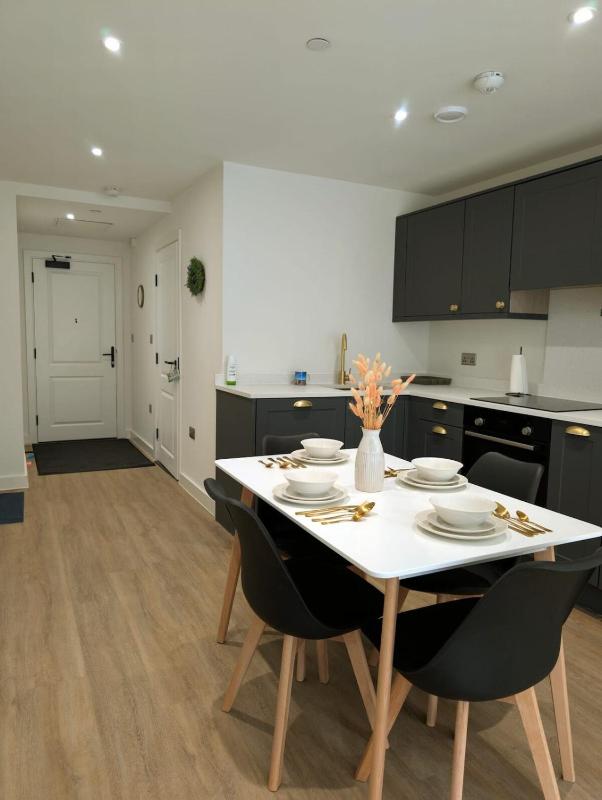 Leeds Arena Luxury Appt - image 15