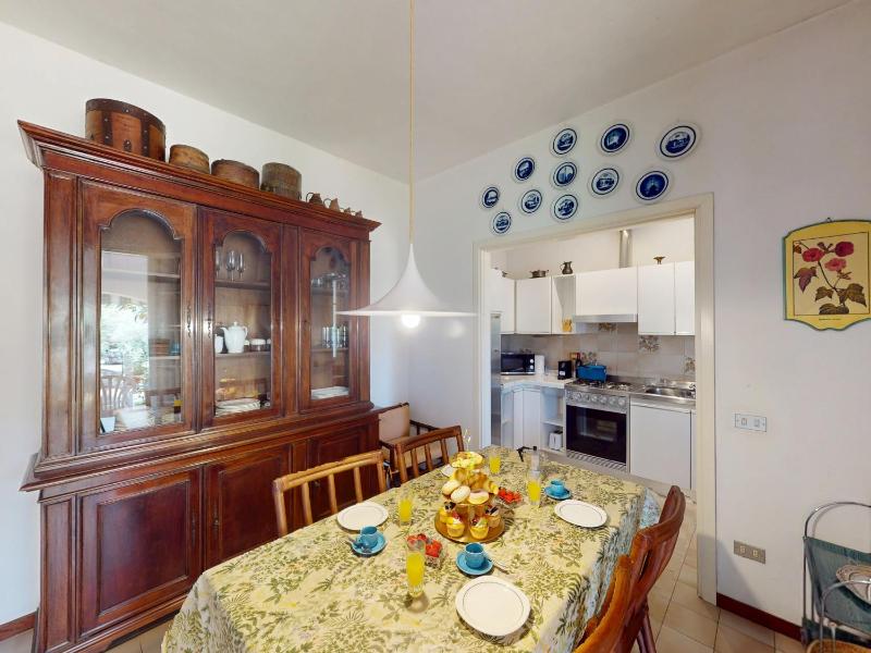 Valentine Lakeside Villa by Bookinggardalake - image 25