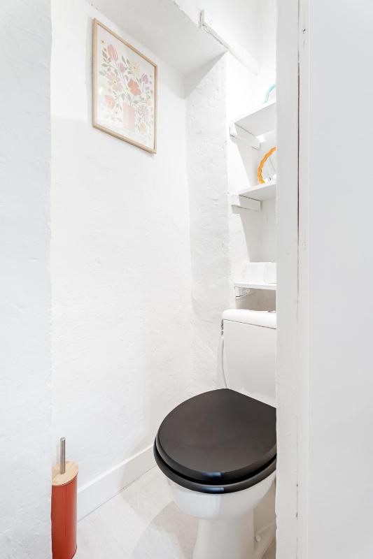 Nice Renting - 6C FRANCE - Chic Stay Pedestrian Zone Sea Massena - image 3