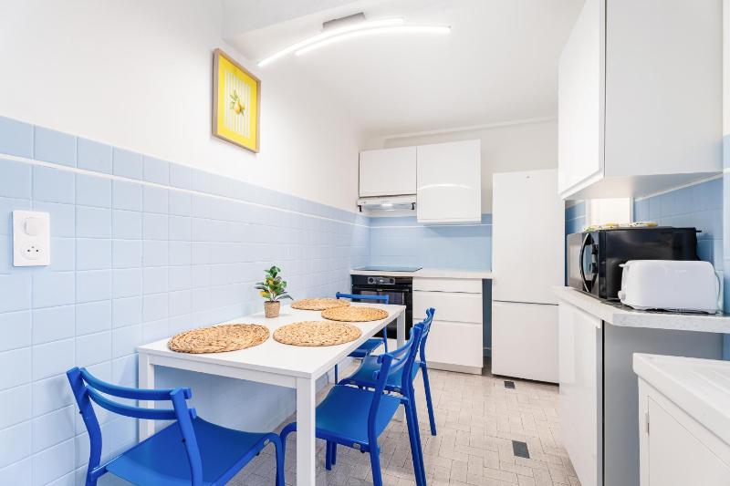 Nice Renting - 6C FRANCE - Chic Stay Pedestrian Zone Sea Massena - image 7