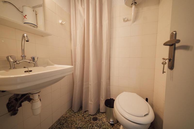 Standard Double Room image 3