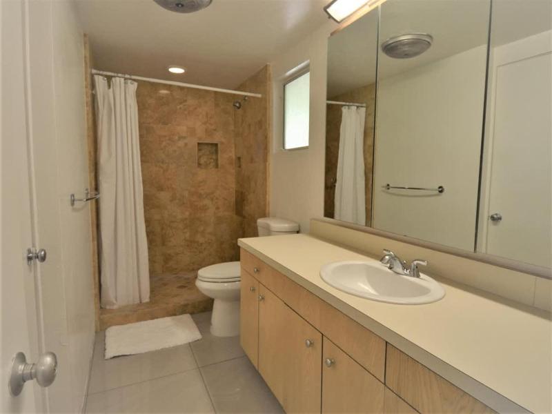 PS Downtown Condominium - image 21