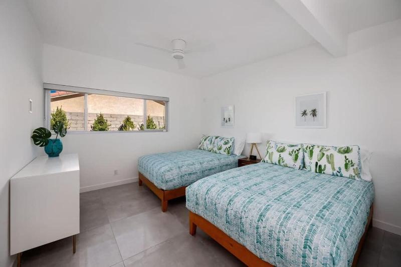 Mid - Century Retreat - image 14