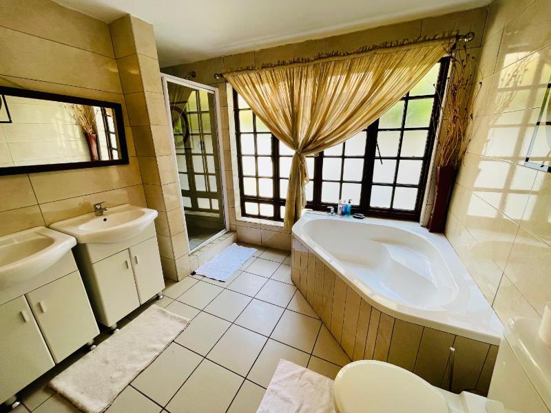 Pretoria Mansion Boutique Hotel Coral Tree - image 15