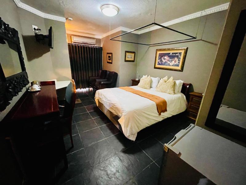 Pretoria Mansion Boutique Hotel Coral Tree - image 4