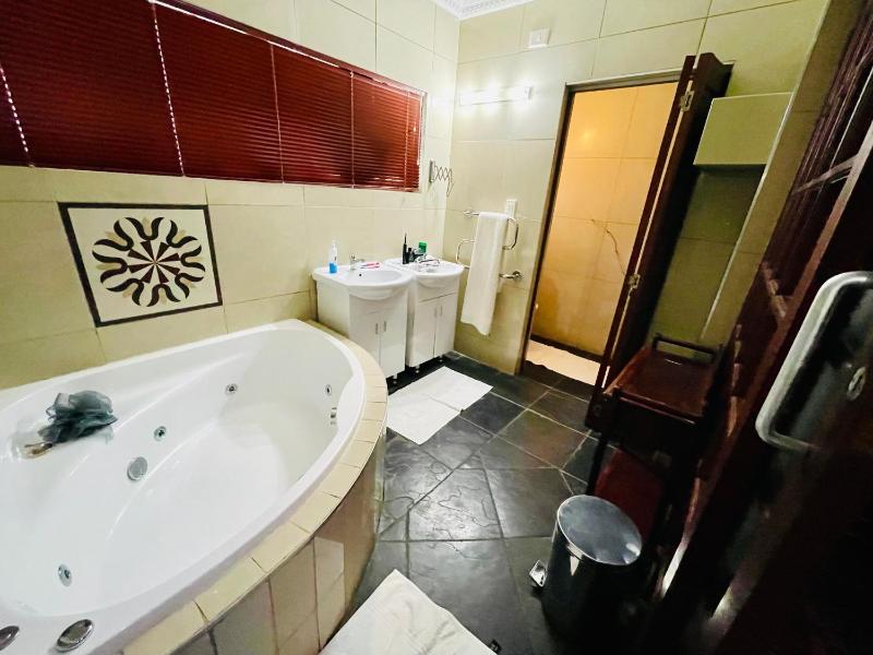 Pretoria Mansion Boutique Hotel Coral Tree - image 7