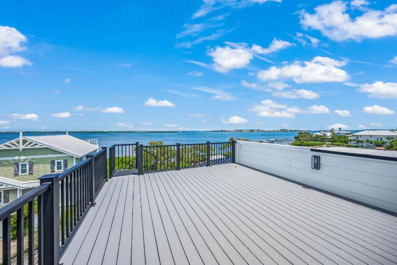 Brand-New Luxury Rental with Pool Spa Rooftop - image 6