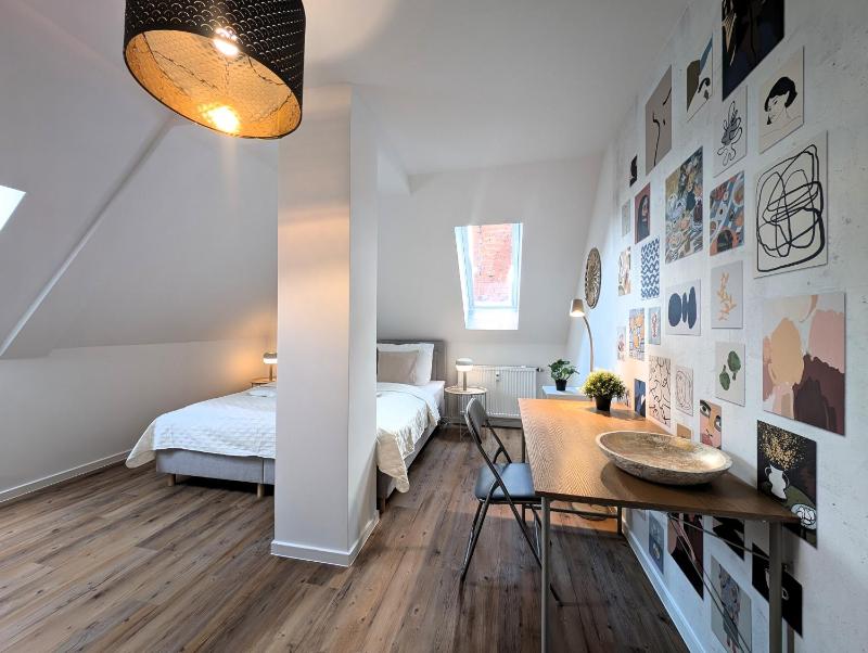 BohnApartments Schiller 7- Penthouse- WLAN- Parking- citynah - image 25