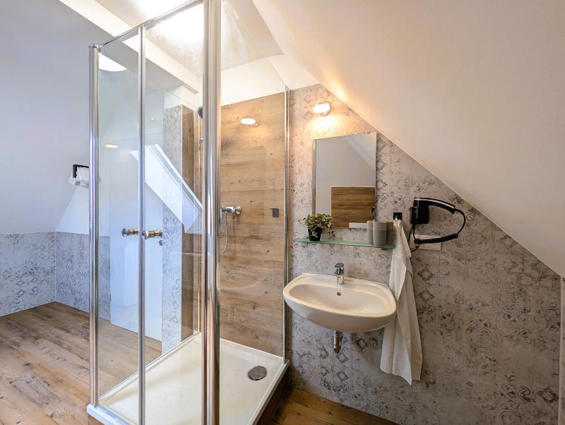 BohnApartments Schiller 7- Penthouse- WLAN- Parking- citynah - image 11
