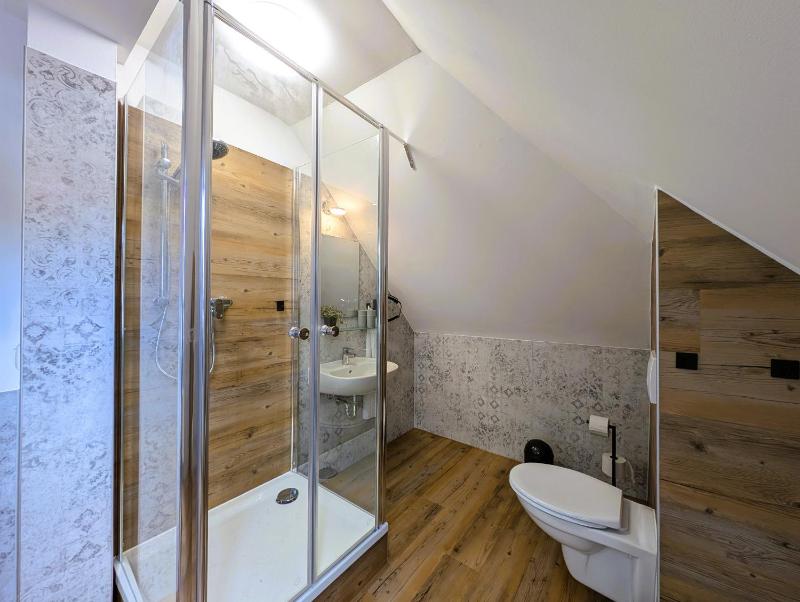 BohnApartments Schiller 7- Penthouse- WLAN- Parking- citynah - image 12