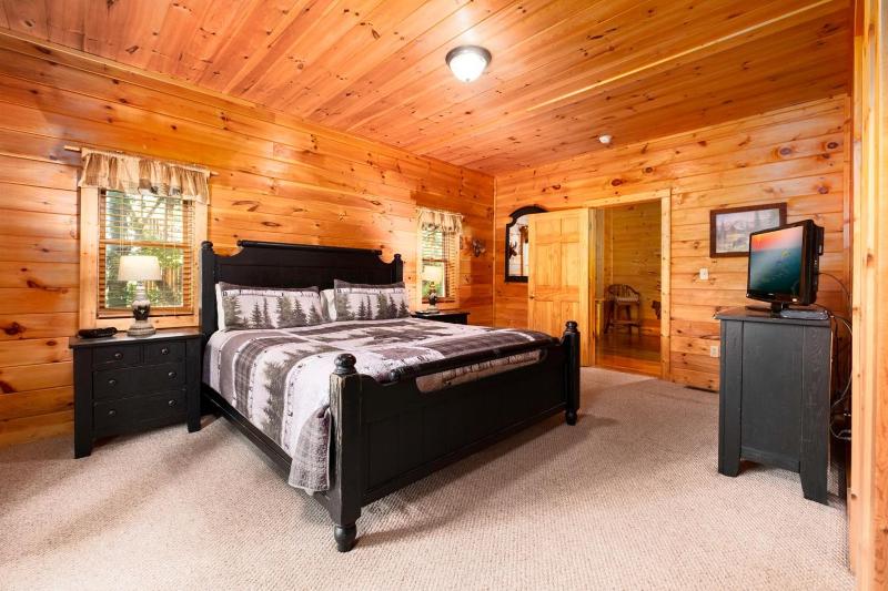 Mountain views and hot tub soaks! - Bear Tracks - image 7