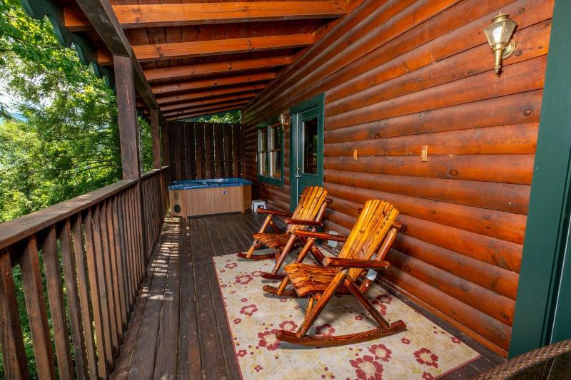 Mountain views and hot tub soaks! - Bear Tracks - image 30