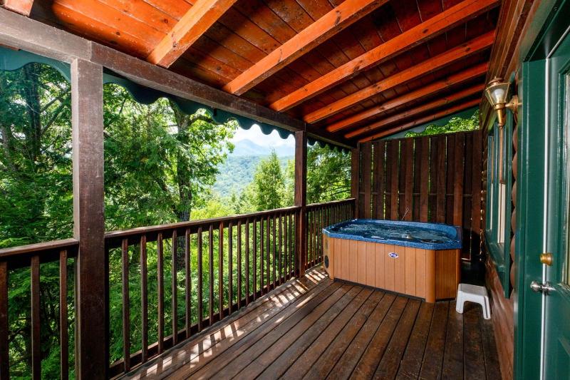 Mountain views and hot tub soaks! - Bear Tracks - image 33