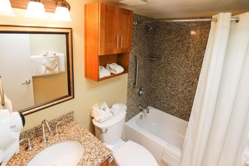 Desert Vacation Villas 2BR Apartment with Resort Access - image 21