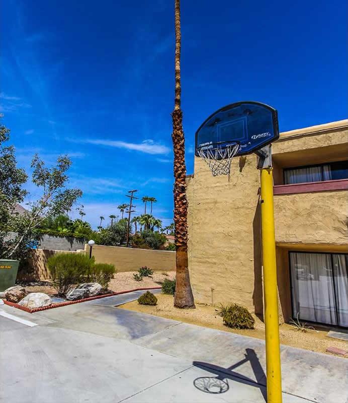 Desert Vacation Villas 2BR Apartment with Resort Access - image 19