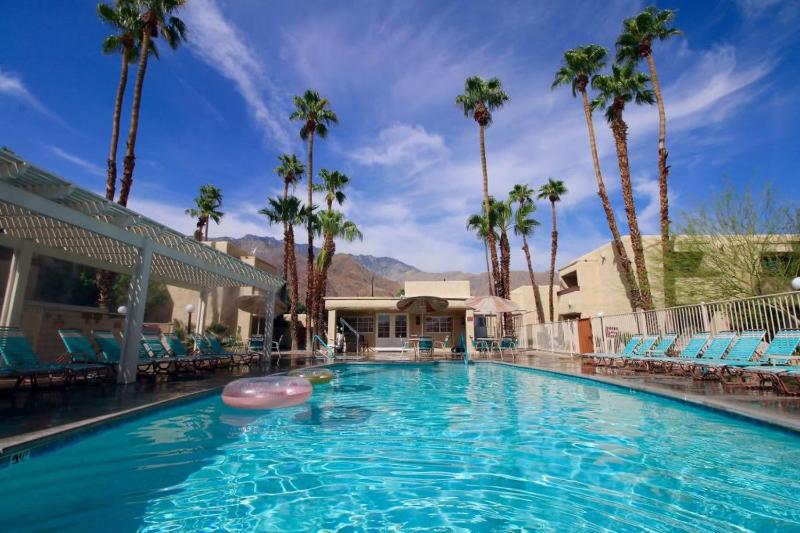 Desert Vacation Villas 2BR Apartment with Resort Access - image 3
