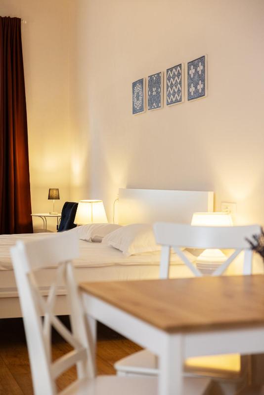 Jules Home - image 5