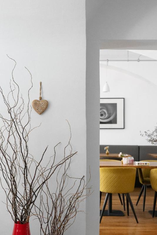 Jules Home - image 2