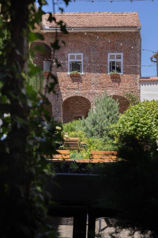 Jules Home - image 14