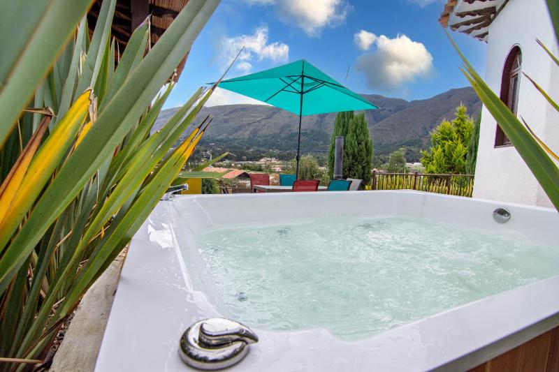 Casa familiar con jacuzzi y vista increíble - image 2