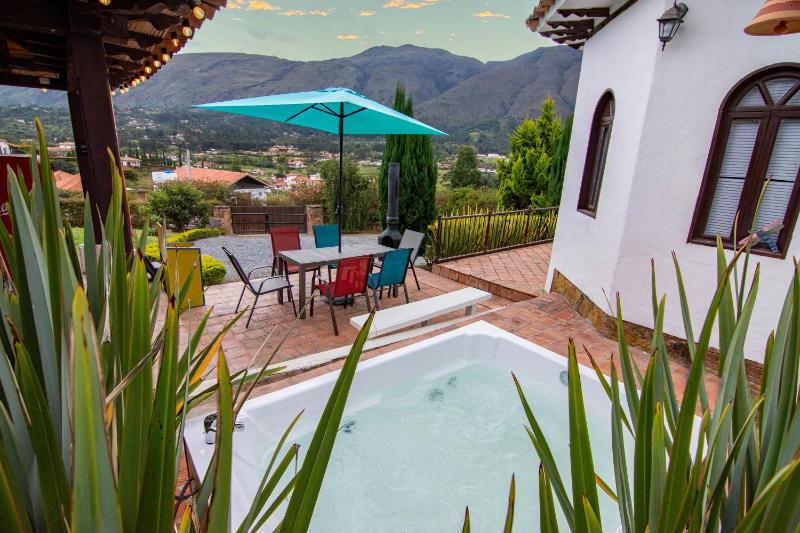 Casa familiar con jacuzzi y vista increíble - image 4