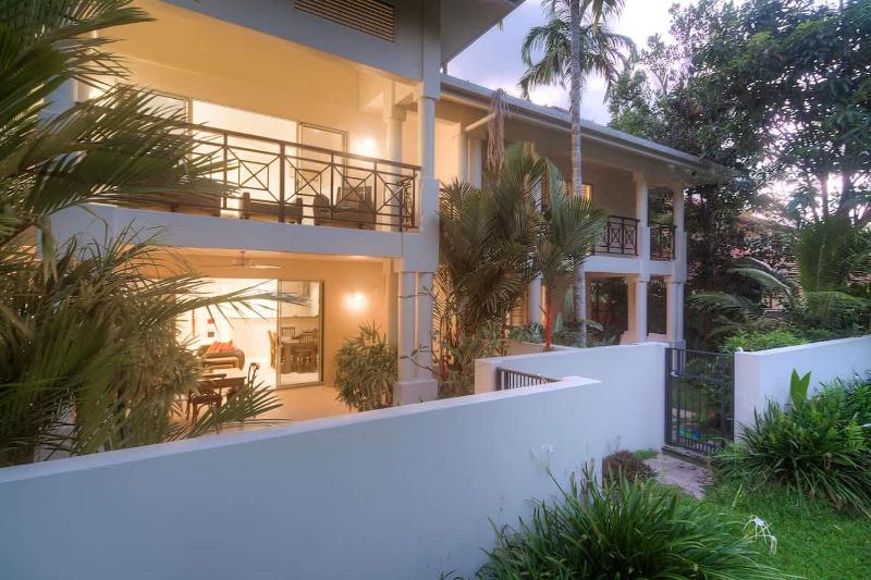 Oceanique - Absolute Beachfront Port Douglas - image 16
