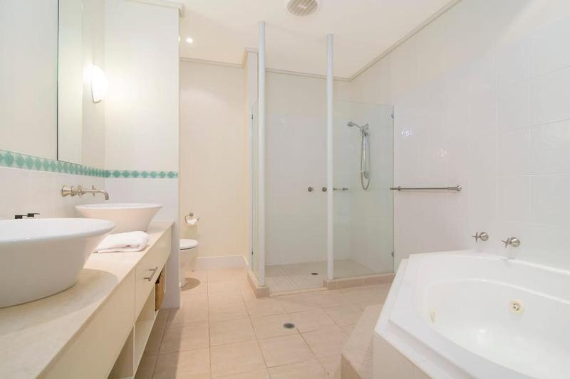 Oceanique - Absolute Beachfront Port Douglas - image 6