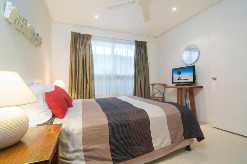 Oceanique - Absolute Beachfront Port Douglas - image 2
