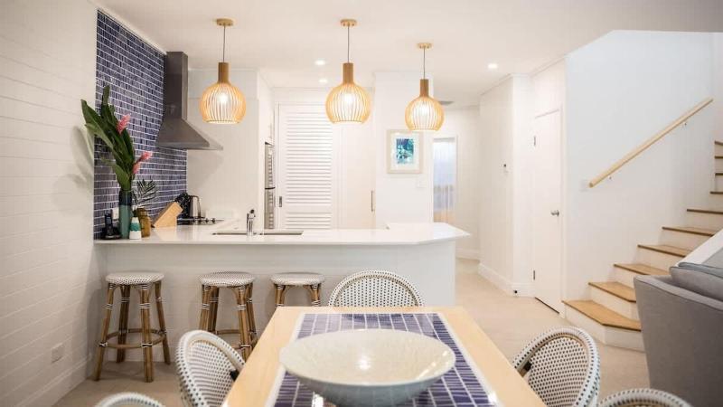 Amaroo Villa - Absolute Beachfront Port Douglas - image 15