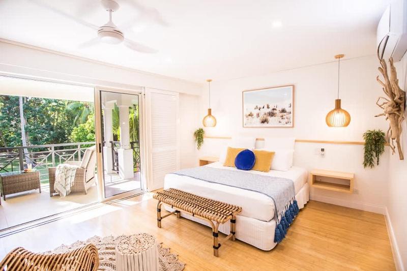 Amaroo Villa - Absolute Beachfront Port Douglas - image 29