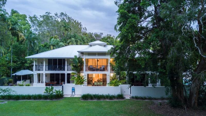 Amaroo Villa - Absolute Beachfront Port Douglas - image 16
