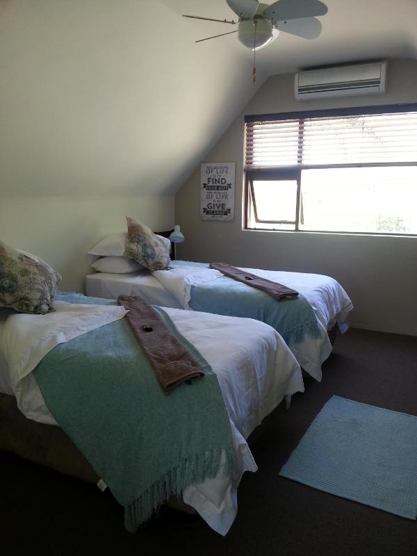 Mackenzies Accommodation - image 11