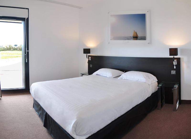 Deluxe Suite with One Bedroom image 1