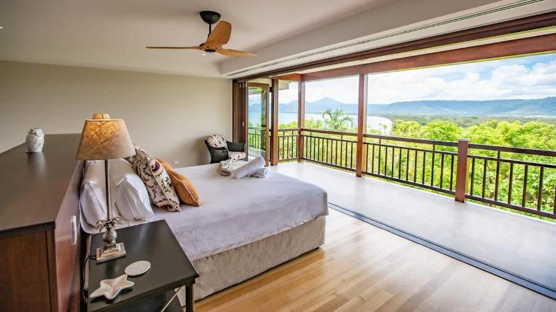 Bangalow - Best View in Port Douglas - image 2