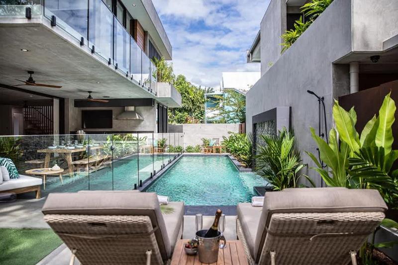 Azure Port Douglas - Luxurious & Modern - image 9