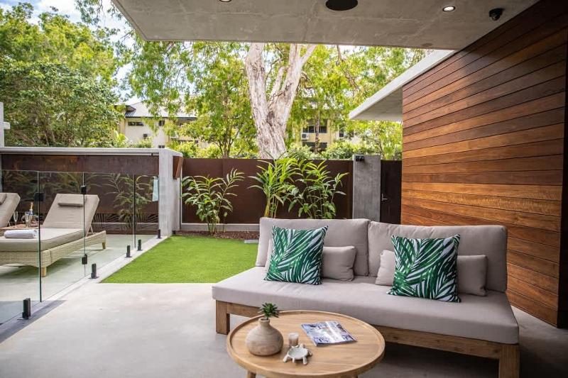 Azure Port Douglas - Luxurious & Modern - image 12