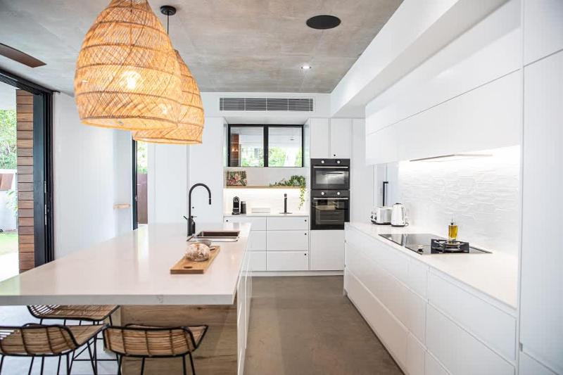 Azure Port Douglas - Luxurious & Modern - image 29